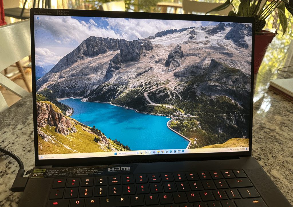 Razer Blade 16 2023 Pantalla